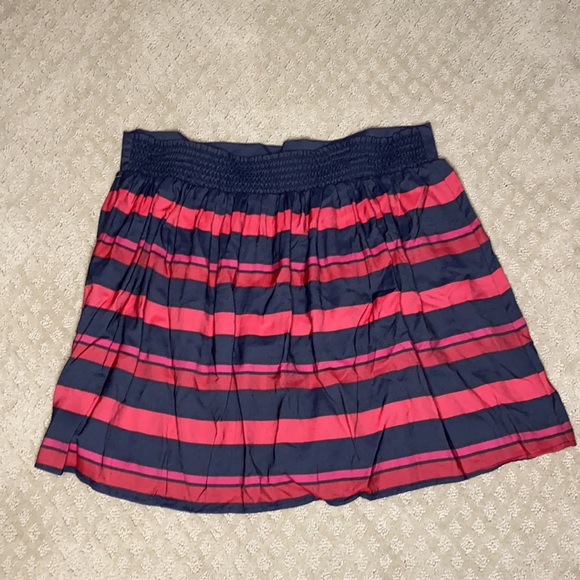 🔥Tommy Hilfiger Skirt (3 for $10) - Picture 2 of 2